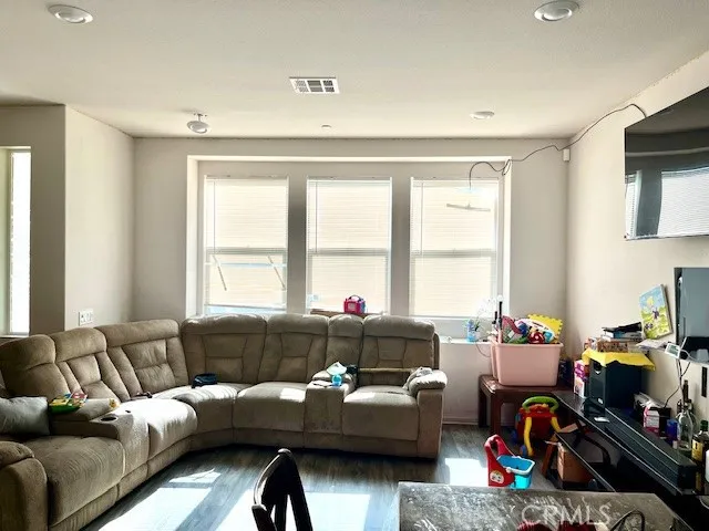 11 Lilac Lane, Compton, California 90221 home-pic-3